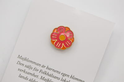Majblommapins.jpg