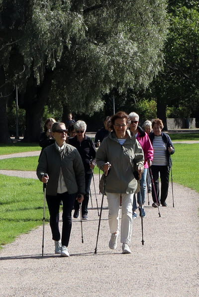 gruppute_promenad.jpg